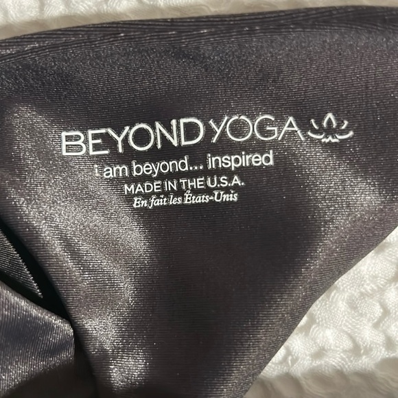 2 Beyond Yoga criss cross Tanks - bundle - Picture 6 of 6